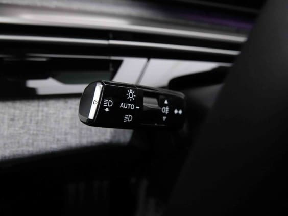 Peugeot 5008 145 e-DCS6  HYBRID GT 7PL Gris