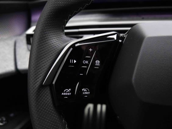 Peugeot 5008 145 e-DCS6  HYBRID GT 7PL Gris