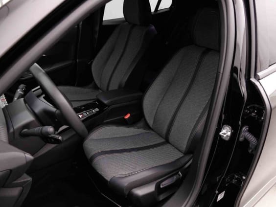 Peugeot 2008 1.2 T 100 Allure Noir