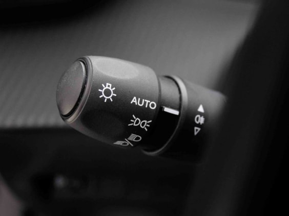 Peugeot 2008 1.2 T 100 Allure Noir