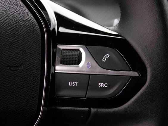 Peugeot 2008 1.2 T 100 Allure Noir