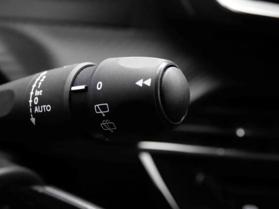 Peugeot 2008 1.2 T 100 Allure Noir