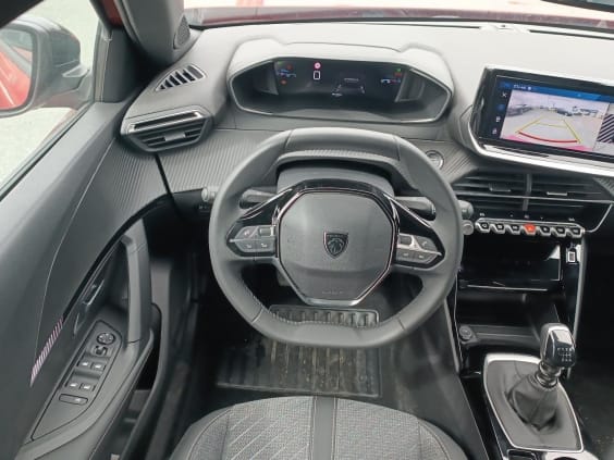 Peugeot 2008 1.2 100 allure Rouge Elixir