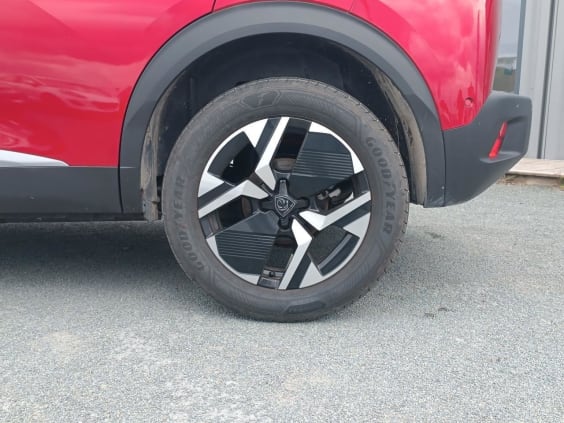 Peugeot 2008 1.2 100 allure Rouge Elixir