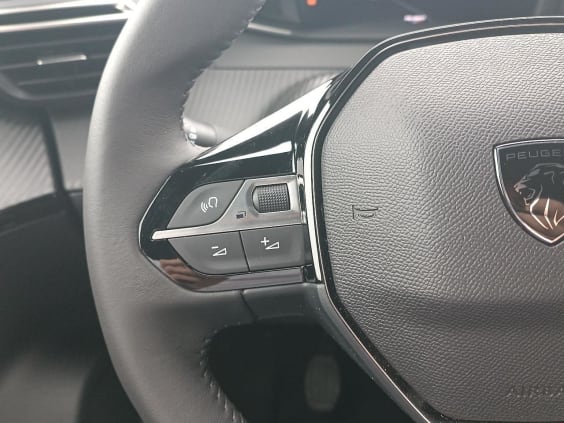 Peugeot 2008 1.2 100 allure Gris Sellenium