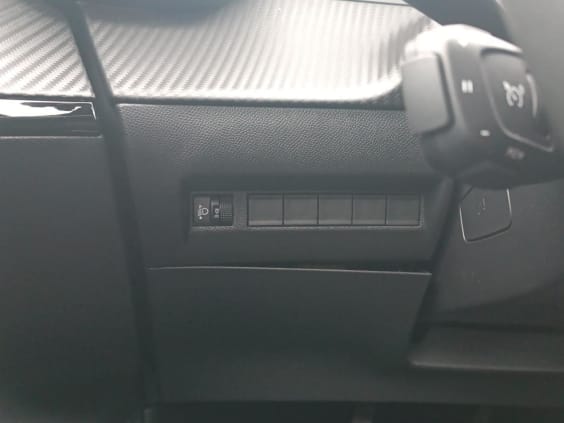 Peugeot 2008 1.2 100 allure Gris Sellenium