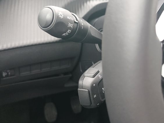 Peugeot 2008 1.2 100 allure Gris Sellenium