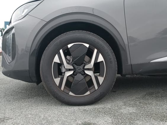 Peugeot 2008 1.2 100 allure Gris Sellenium