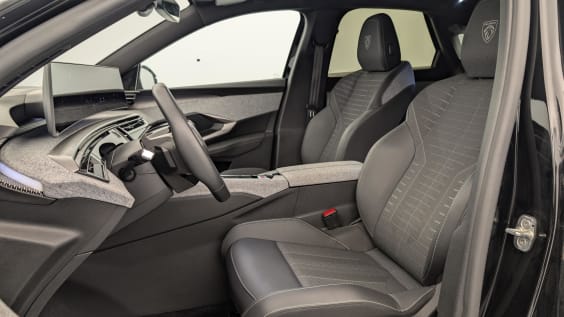 Peugeot 3008 Hybrid 145 e-DCS6 GT Noir Perla Nera