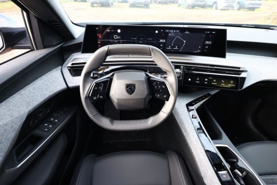 Peugeot 3008 HYBRID 145 ALLURE Gris