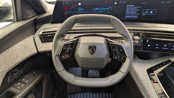 Peugeot 5008 HYBRID 145 CH E-DCS6 ALLURE Noir Perla Nera