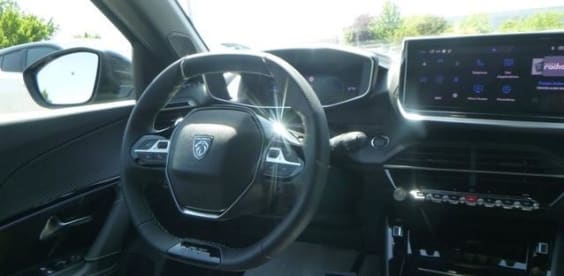 Peugeot 2008 Hybrid 145 e-DCS6 GT Noir Perla Nera