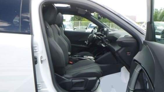Peugeot 2008 Hybrid 145 e-DCS6 GT Blanc Okénite