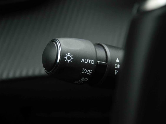 Peugeot 208 HYBRID 145 AUT GT Gris