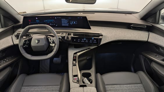 Peugeot 5008 HYBRID 145 CH E-DCS6 ALLURE Gris Artense