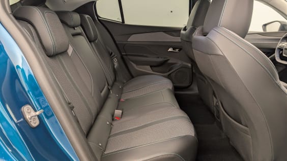 Peugeot 408 Hybrid 136 e-DCS6 Allure Bleu Obsession