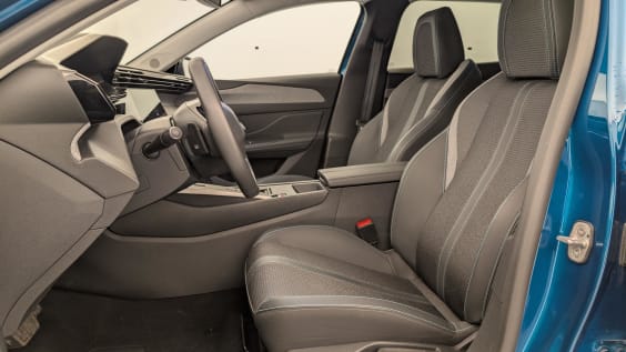 Peugeot 408 Hybrid 136 e-DCS6 Allure Bleu Obsession