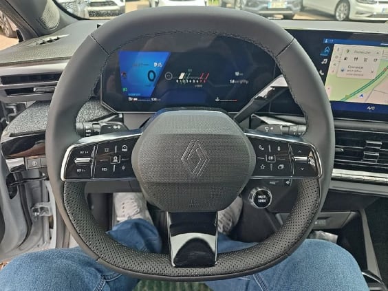 Renault CLIO VI 1.2 tce 115 techno edc Gris Rafale