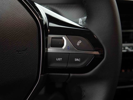 Peugeot 208 1.2 T 100 Allure Noir