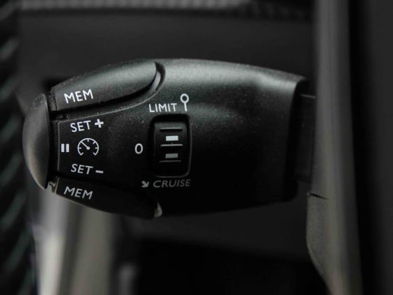Peugeot 208 1.2 T 100 Allure Gris