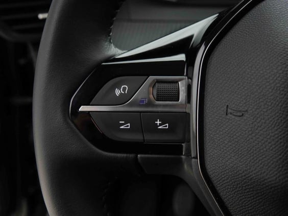 Peugeot 208 1.2 T 100 Allure Noir