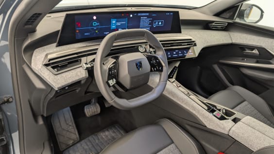 Peugeot 5008 HYBRID 145 CH E-DCS6 ALLURE Bleu Ingaro