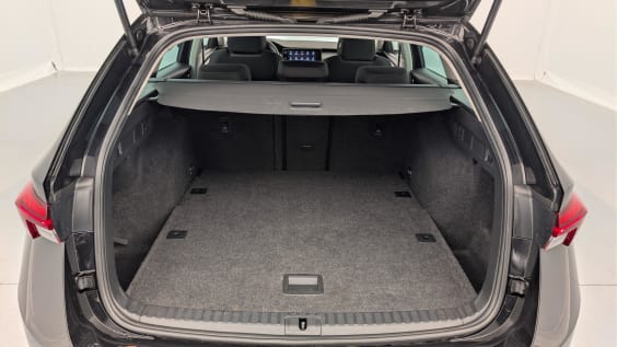 Skoda Octavia Combi 2.0 TDI 150 ch DSG7 Ambition Noir Magic Nacré