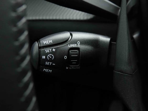 Peugeot 2008 1.2 T 100 Allure Bleu