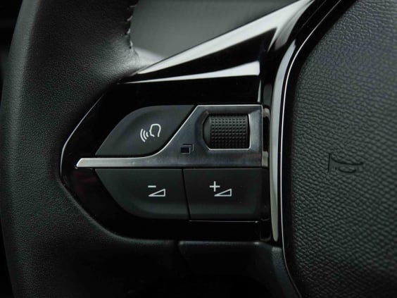 Peugeot 2008 1.2 T 100 Allure Bleu