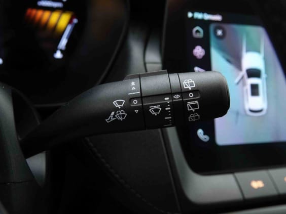 MG ZS HYBRID+ 194 LUXURY Noir