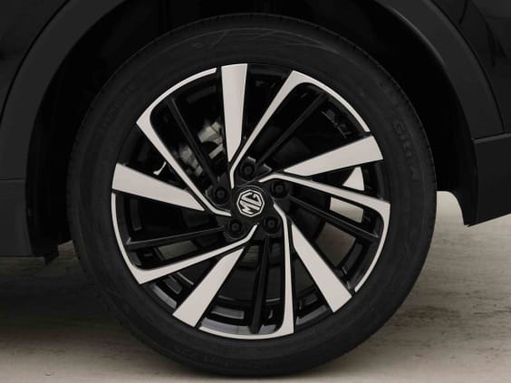MG ZS HYBRID+ 194 LUXURY Noir