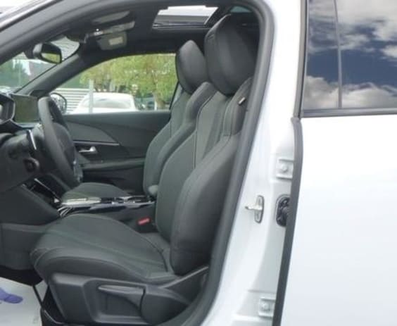 Peugeot 2008 Hybrid 145 e-DCS6 GT Blanc Okénite