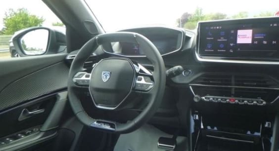 Peugeot 2008 Hybrid 145 e-DCS6 GT Blanc Okénite