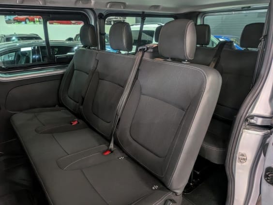 Nissan PRIMASTAR COMBI Primastar Combi L2H1 3.0t 2.0 dCi 150 S/S BVM Tekna Gris Highland