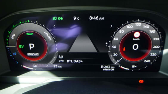 Nissan JUKE Juke HYBRID 143 N-Connecta Gris Argile / Toit Noir