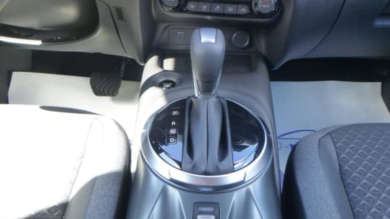 Nissan JUKE Juke HYBRID 143 N-Connecta Gris Argile / Toit Noir