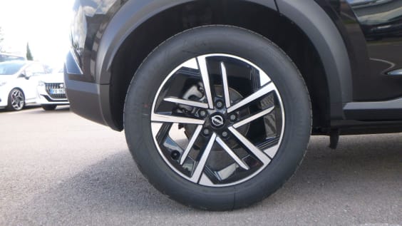 Nissan JUKE Juke HYBRID 143 N-Connecta Noir Kuro