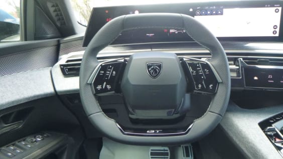 Peugeot 5008 HYBRID 145CH E-DCS6 GT Gris Titane