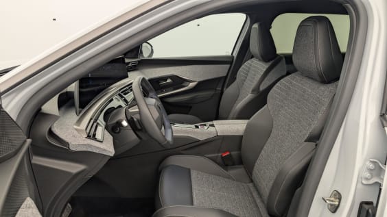 Peugeot 5008 HYBRID 145 CH E-DCS6 ALLURE Blanc Okenite