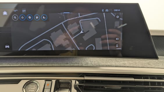 Peugeot 5008 HYBRID 145 CH E-DCS6 ALLURE Blanc Okenite