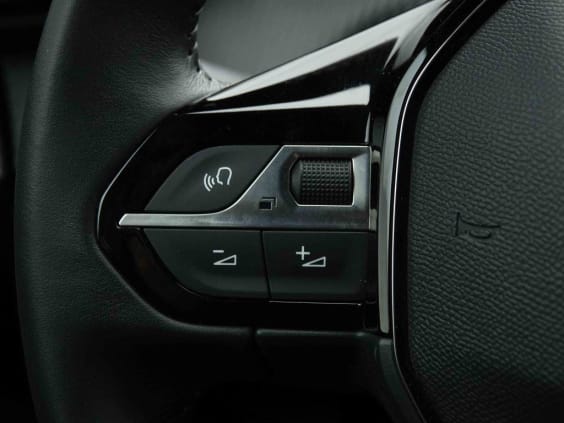 Peugeot 2008 54 KW 156 Bleu