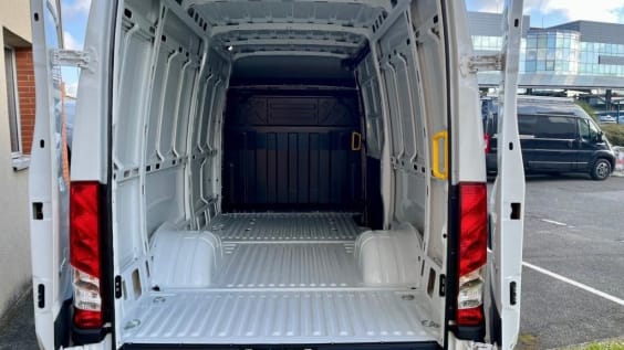 Iveco Daily Fourgon DAILY FGN 35 C 18H CRV V12 H2 Q-TOR HI-MATIC Blanc