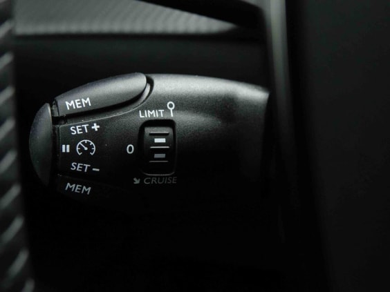 Peugeot 208 1.2 TURBO 100 ALLURE Argent