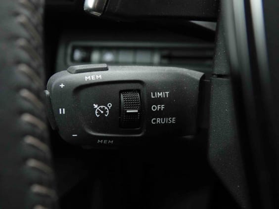 Peugeot 3008 T 130 AUT ALLURE Bleu