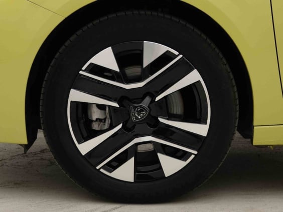 Peugeot 208 1.2 TURBO 100 ALLURE Jaune