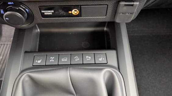 Isuzu D-MAX 2.2L SPACE CABINE M/T EVOLUTION SPLASH WHITE