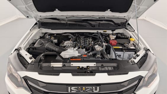 Isuzu D-MAX 2.2L SPACE CABINE M/T EVOLUTION SPLASH WHITE