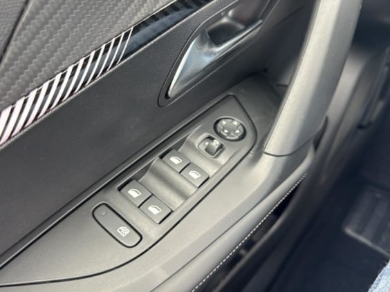 Peugeot 2008 1.2 100 allure gris artense