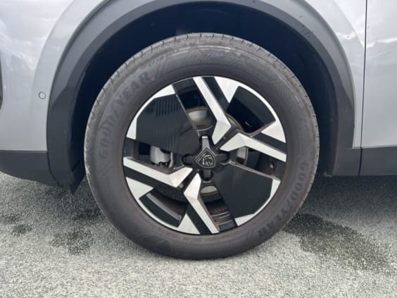Peugeot 2008 1.2 100 allure gris artense