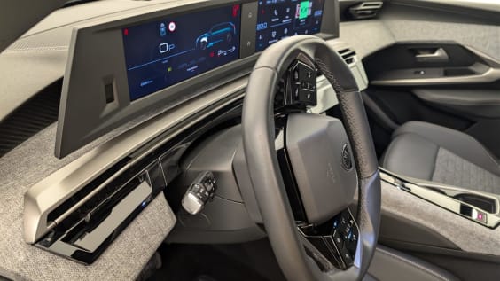 Peugeot 5008 HYBRID 145 CH E-DCS6 ALLURE Bleu Obsession